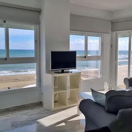 Sea Front In Apartment *